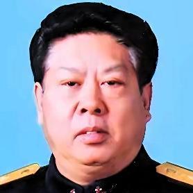 审讯室里，最难对付的往往不是拒不承认的人，而是那种早就把说辞准备好、把情绪控制到