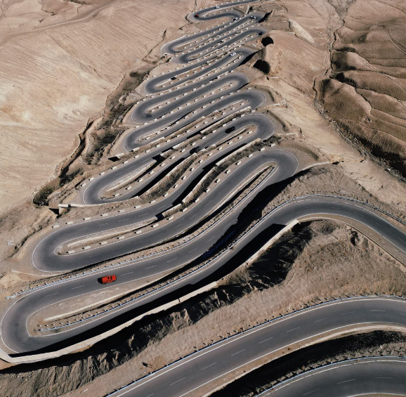 补网提速！新疆170个公路项目加速建设，全年计划投资900亿元，前3个月完成投资