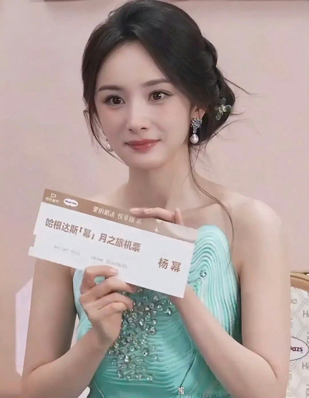 杨幂那么有钱，当年为什么没有要女儿小糯米的抚养权？ ​​​
