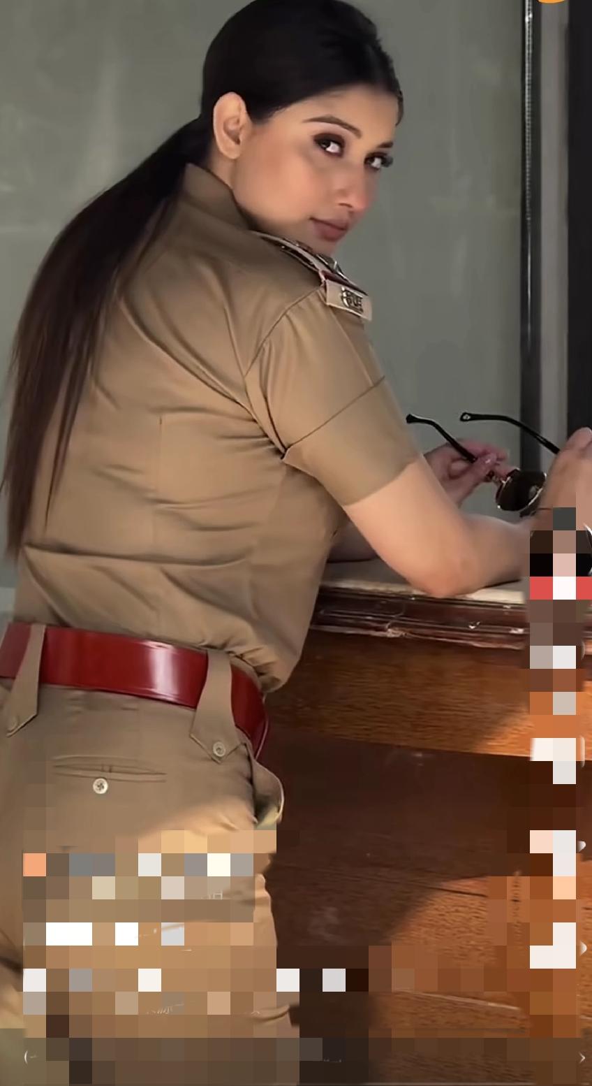 印度女警察，看着就非常帅气牛逼，这种颜值，你会心动吗？
