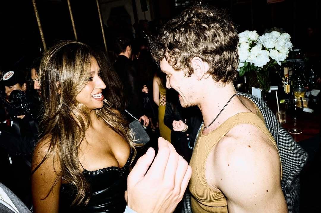 2026格莱美 后派对众星合照📷🥂 