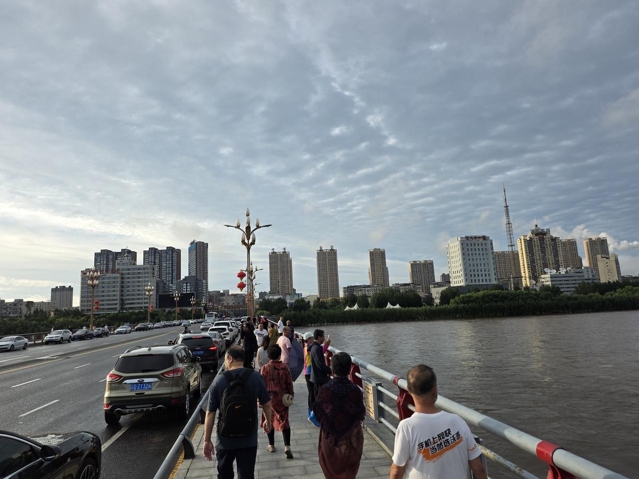 抚顺这场大雨总算停了！7月13日2时到14日下午3点前后，抚顺遭受大暴雨侵袭。1