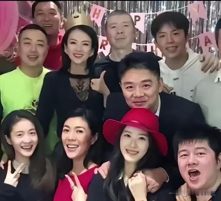 章子怡过生日，阵仗是真不小！

刘强东夫妇、冯小刚、刘国梁、苏芒，李云迪都来了，