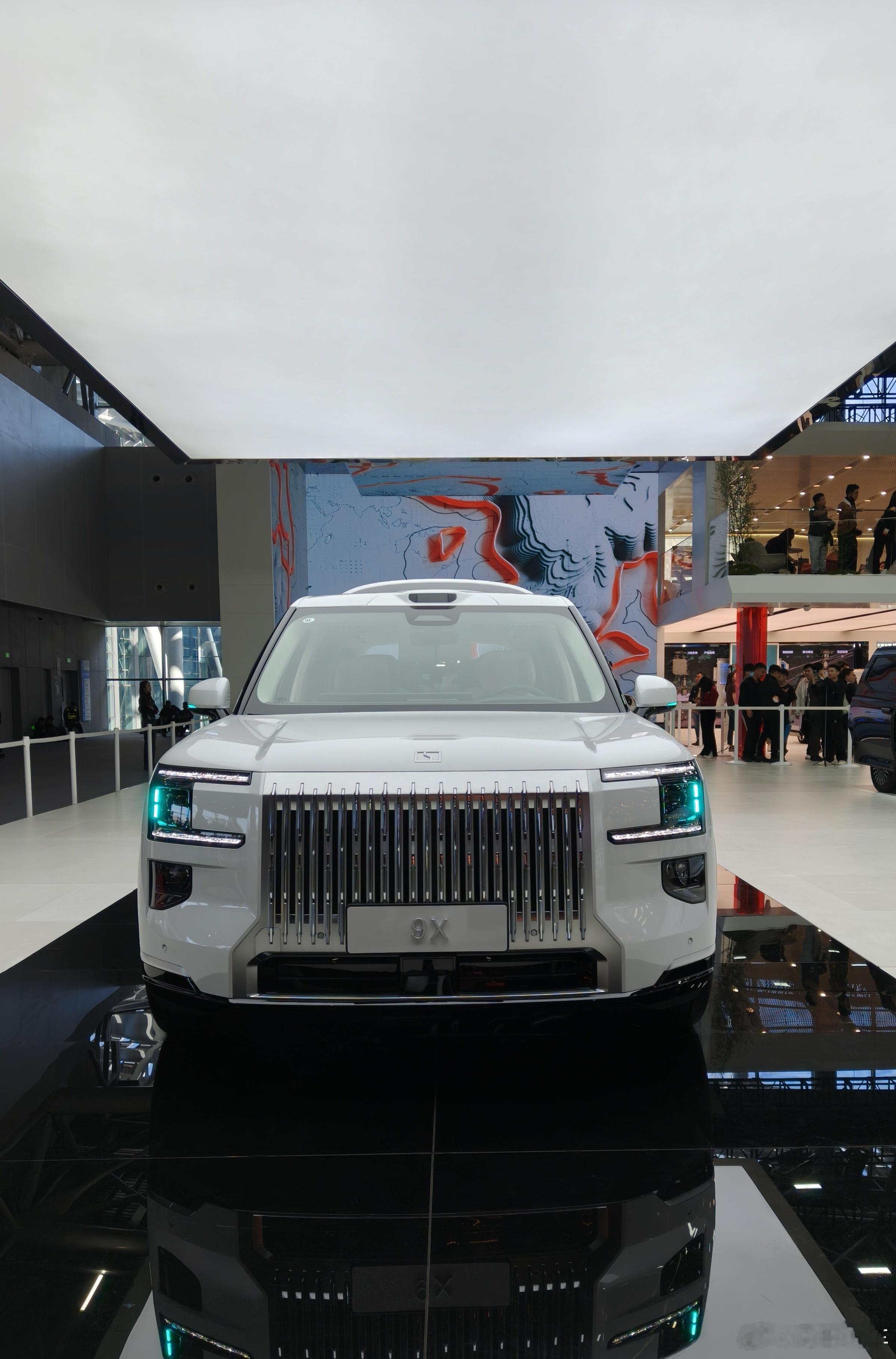 白色的也很好看！极氪9X，我的梦中情车，交付还遥遥无期