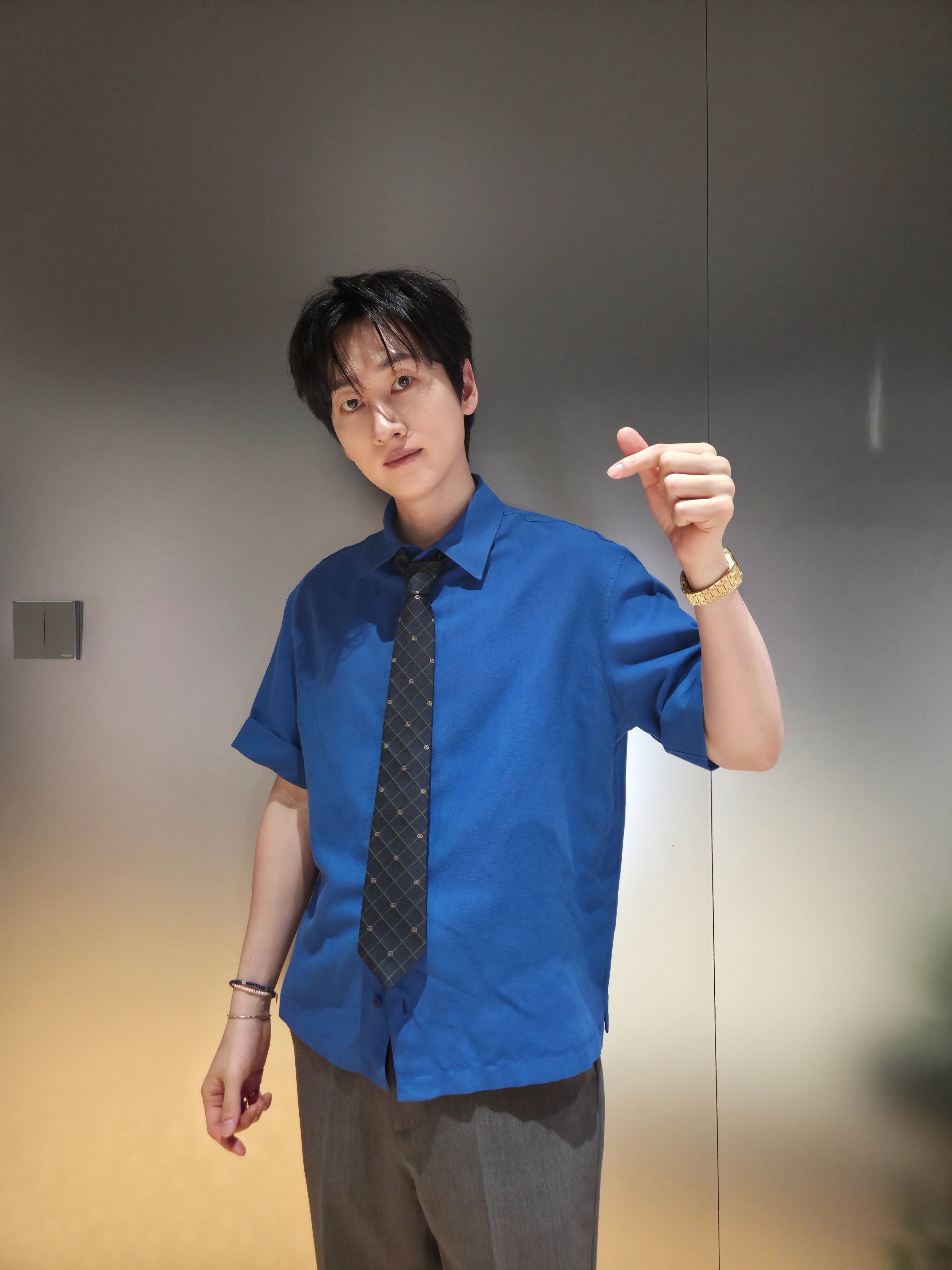 “CB百蓝_。260614 D&E official更新李赫宰 相关：[📸]M