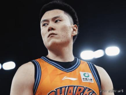 李弘权证明自己，比张镇麟更强水准




李弘权首发出战，全场10中6，三分6中