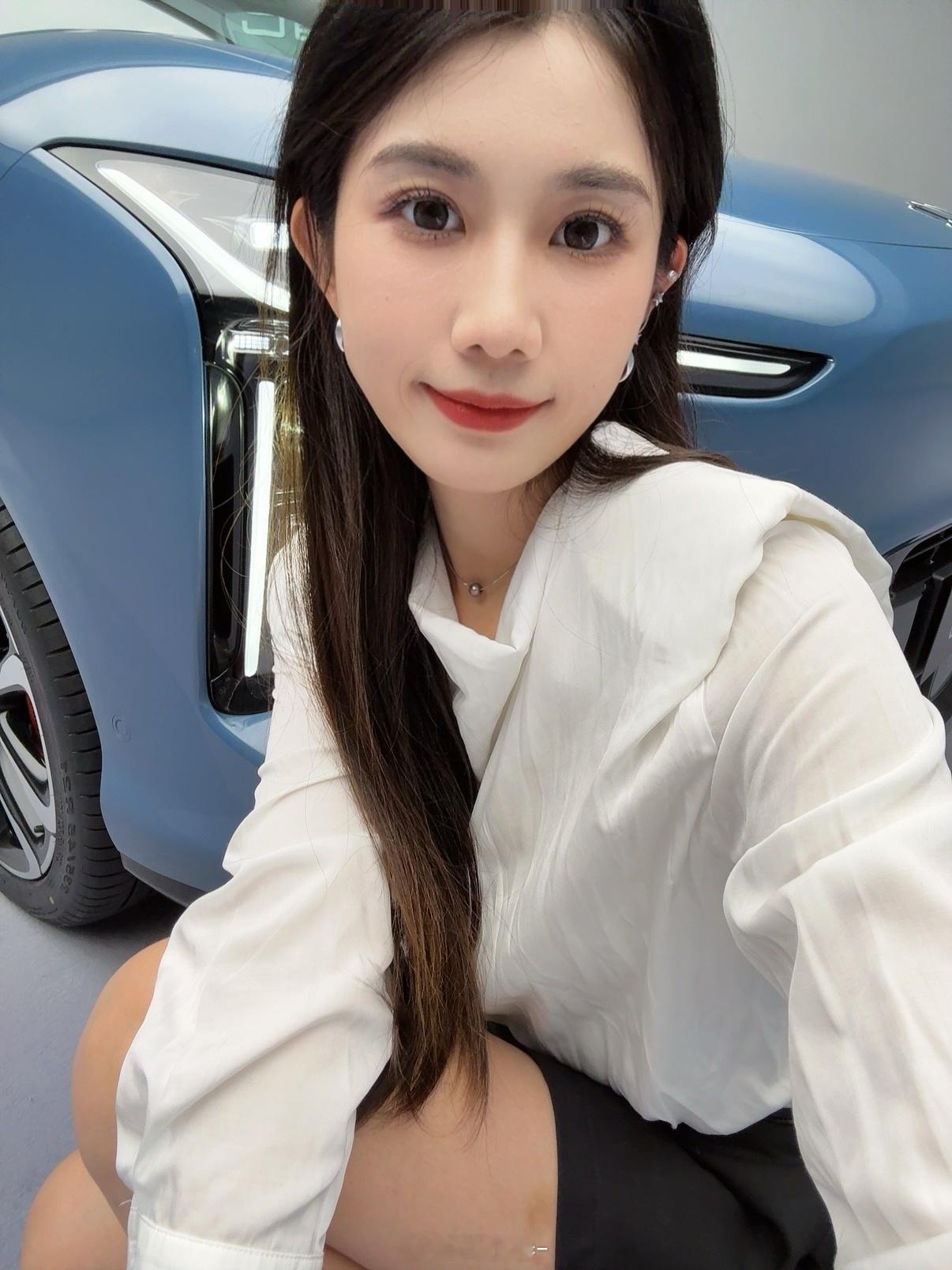 加个班～最近值得期待的新车有点多努力帮大家多拍拍💪能猜到这会儿拍啥吧[yeah