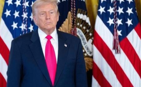 美国向中国下最后通牒：不同意就打？美国这是蹬鼻子上脸！2026年1月，中美外交团