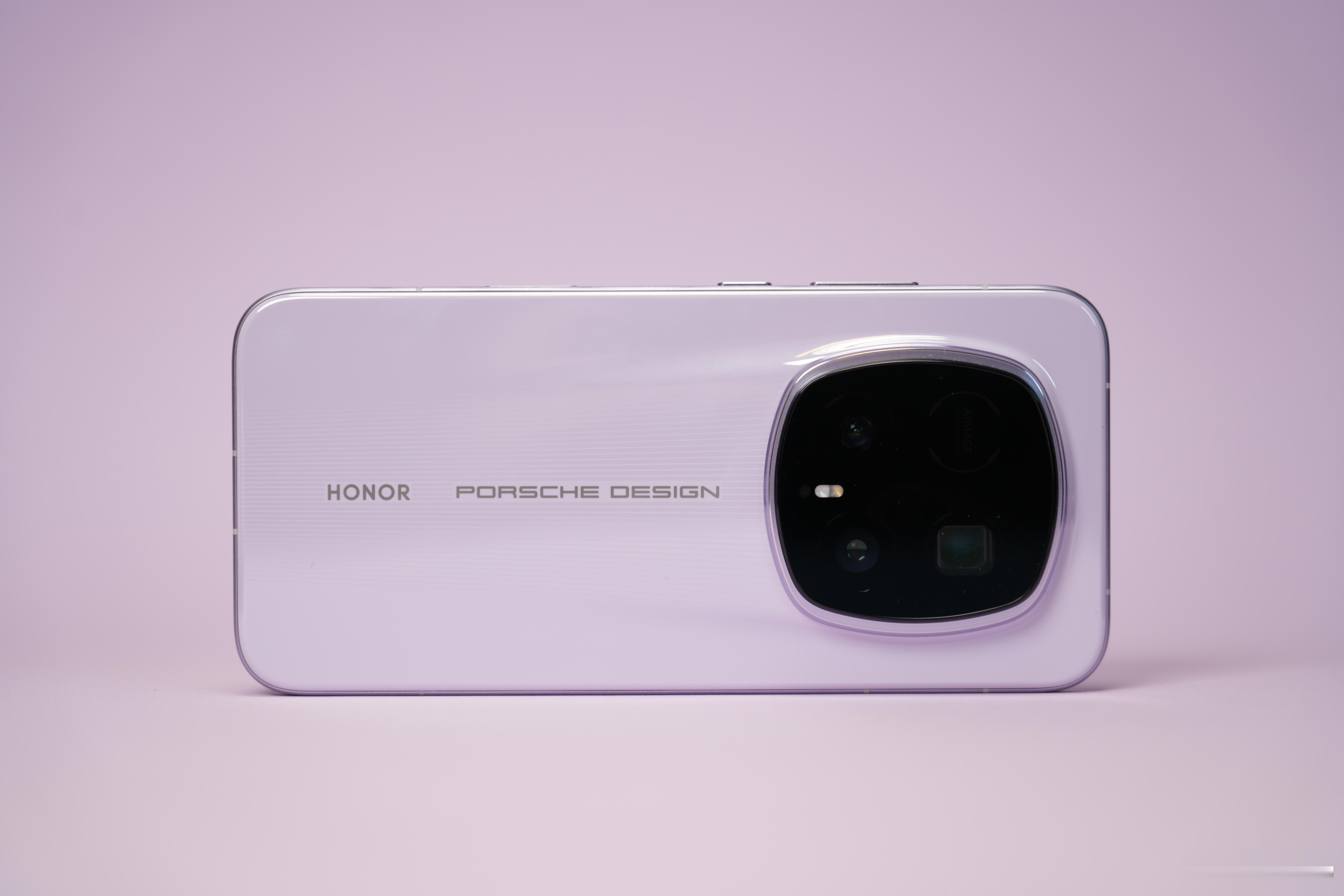 随手给荣耀Magic8 RSR拍了几张，这个淡淡的紫色太漂亮了。