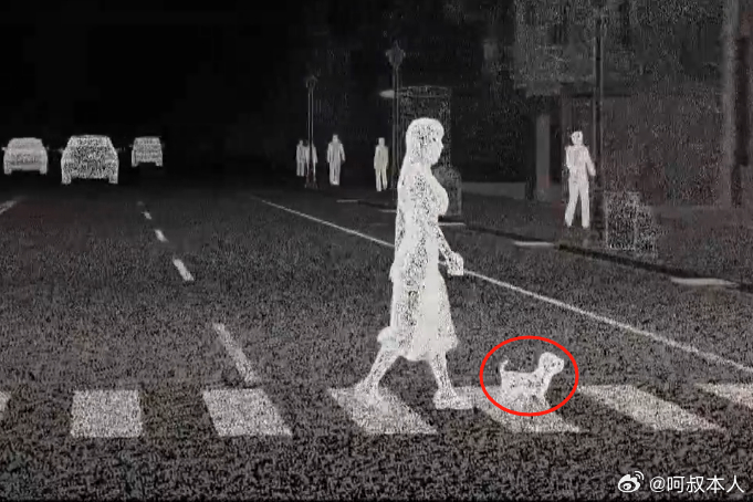 聊一下车载激光雷达，前两天华为出了一个全球首款896线的，现在车上的192线都被