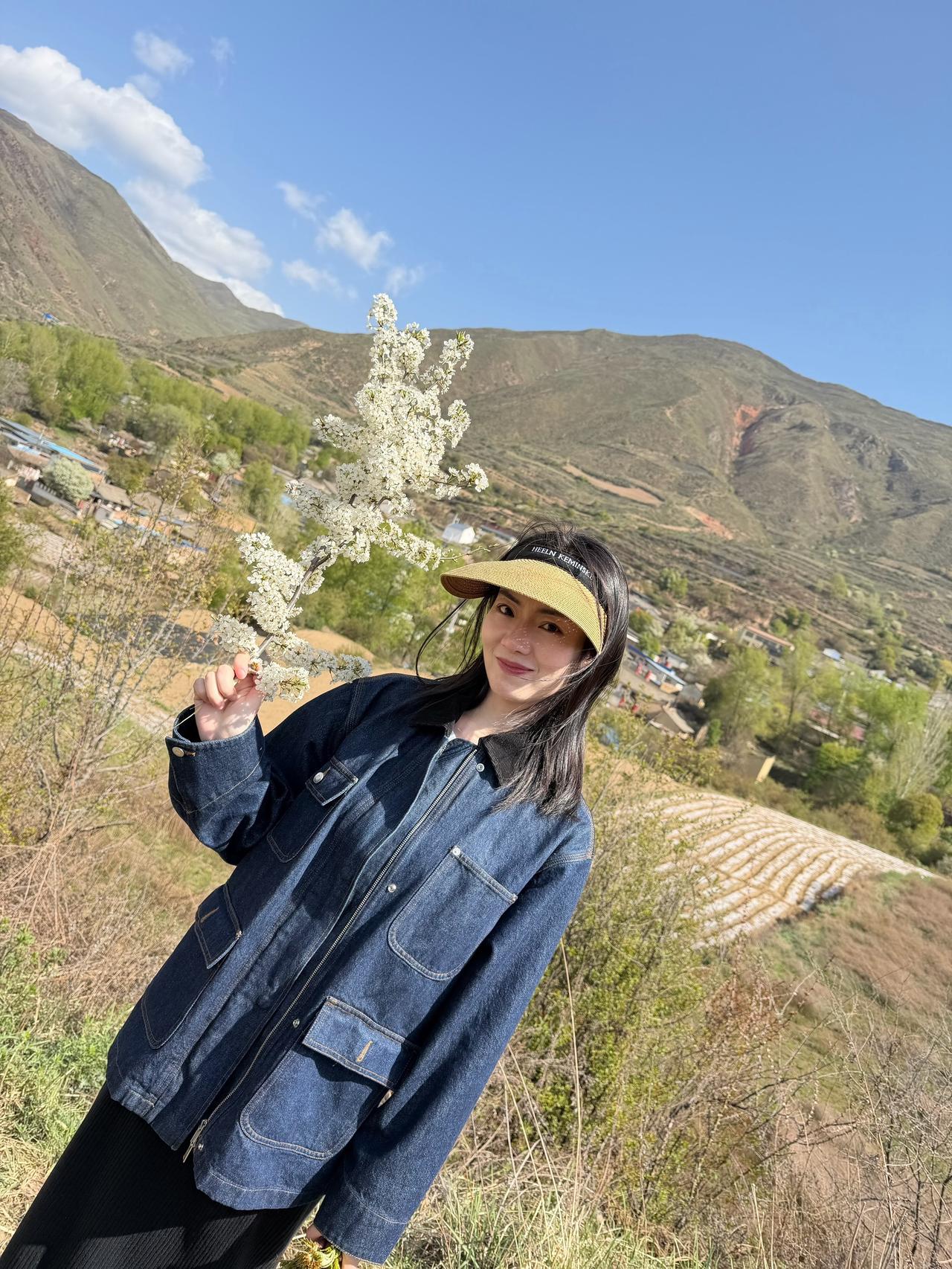 小时候，想离开家的路又远又长，现在，想回家的路又远又长