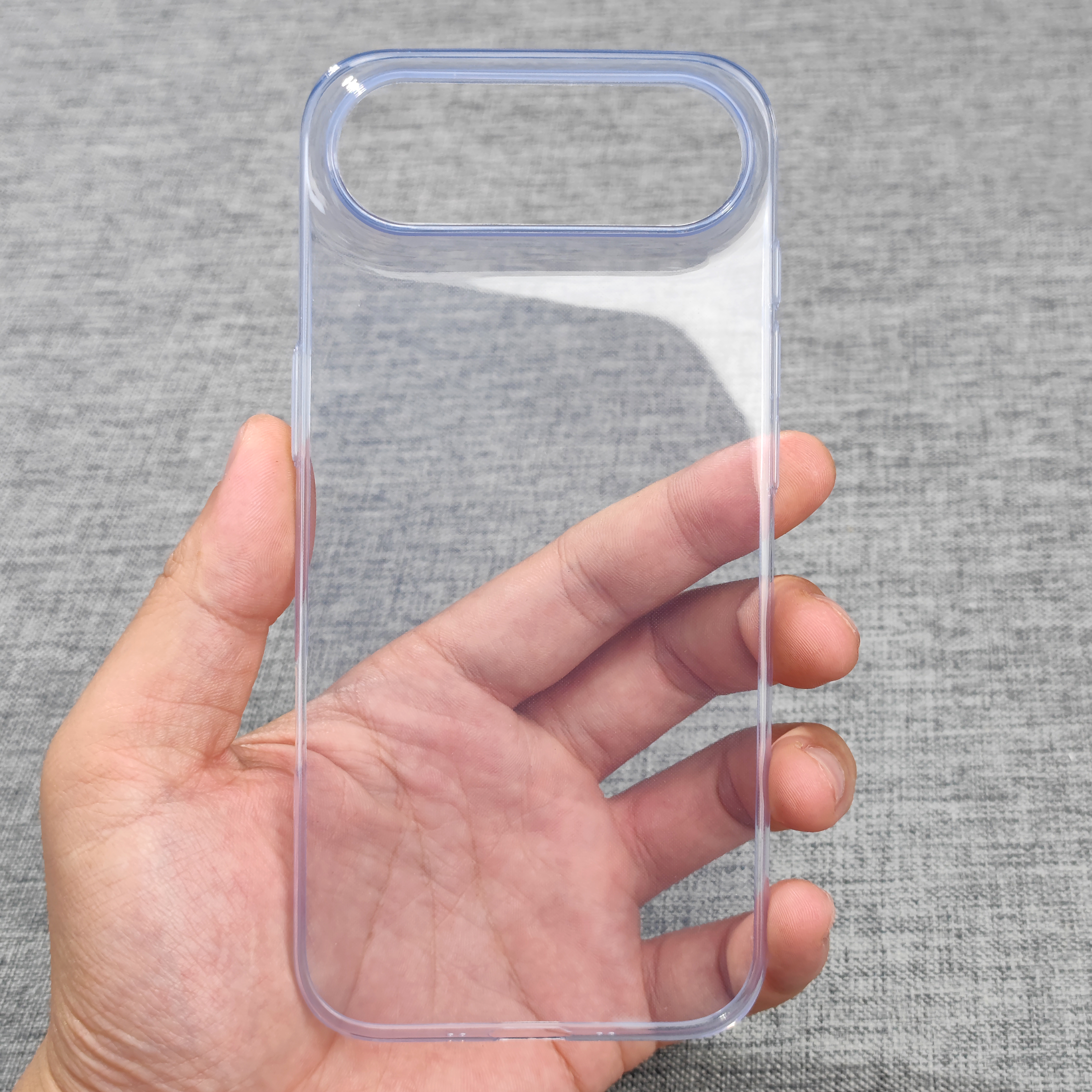 iPhone Air 超薄亮面壳新上两款配色，透紫、透绿同样有大孔、精孔可以选择