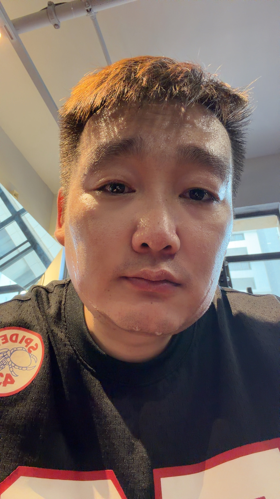 90分钟的超训练量，练后返回家里喝45g蛋白然后洗澡换衣服回家，下午去公司干活完