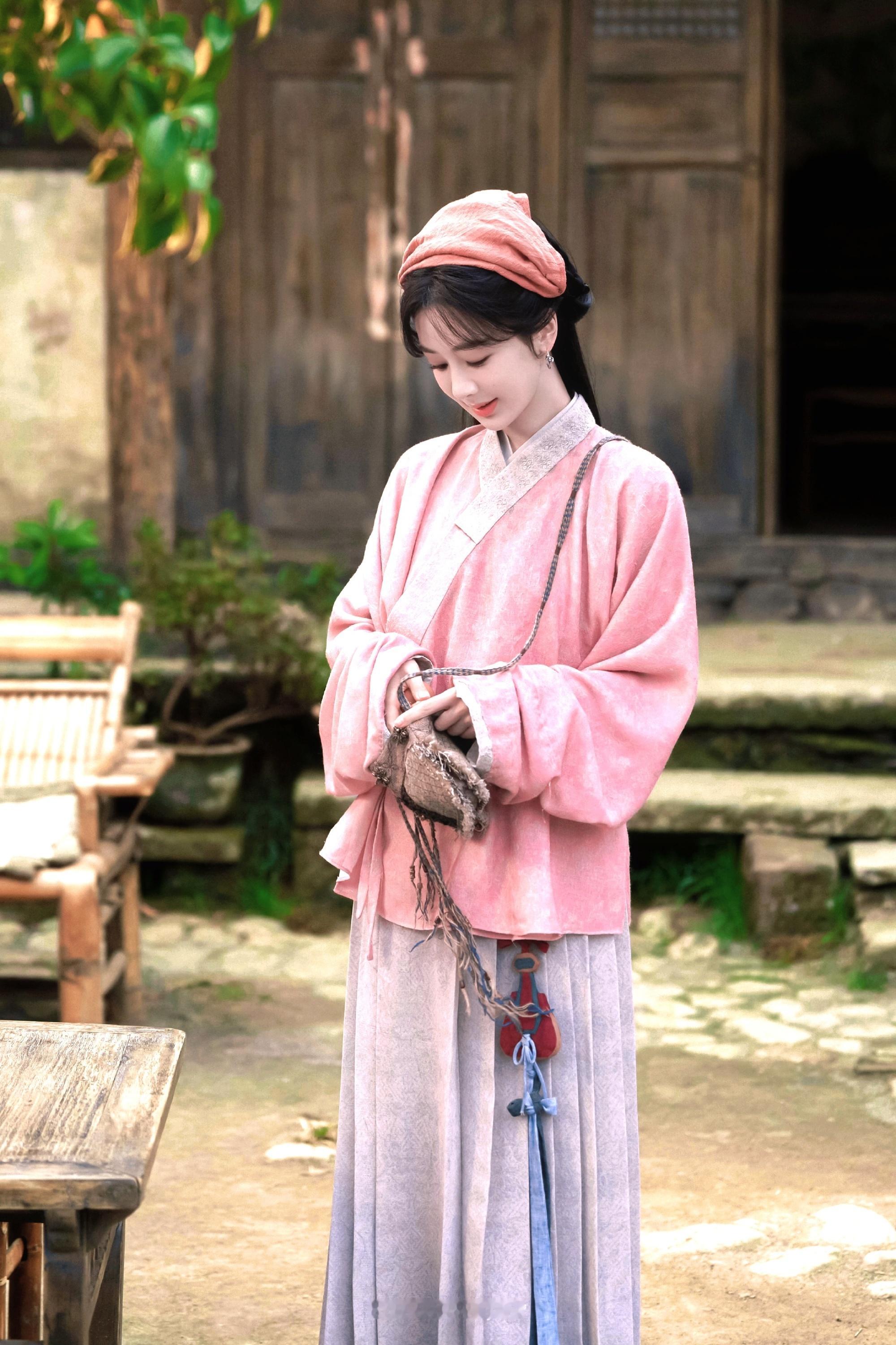 杨紫杨紫家业 yz杨紫李祯在风华正茂的年纪遇见了你这束最温柔的光【杨紫家业 jy