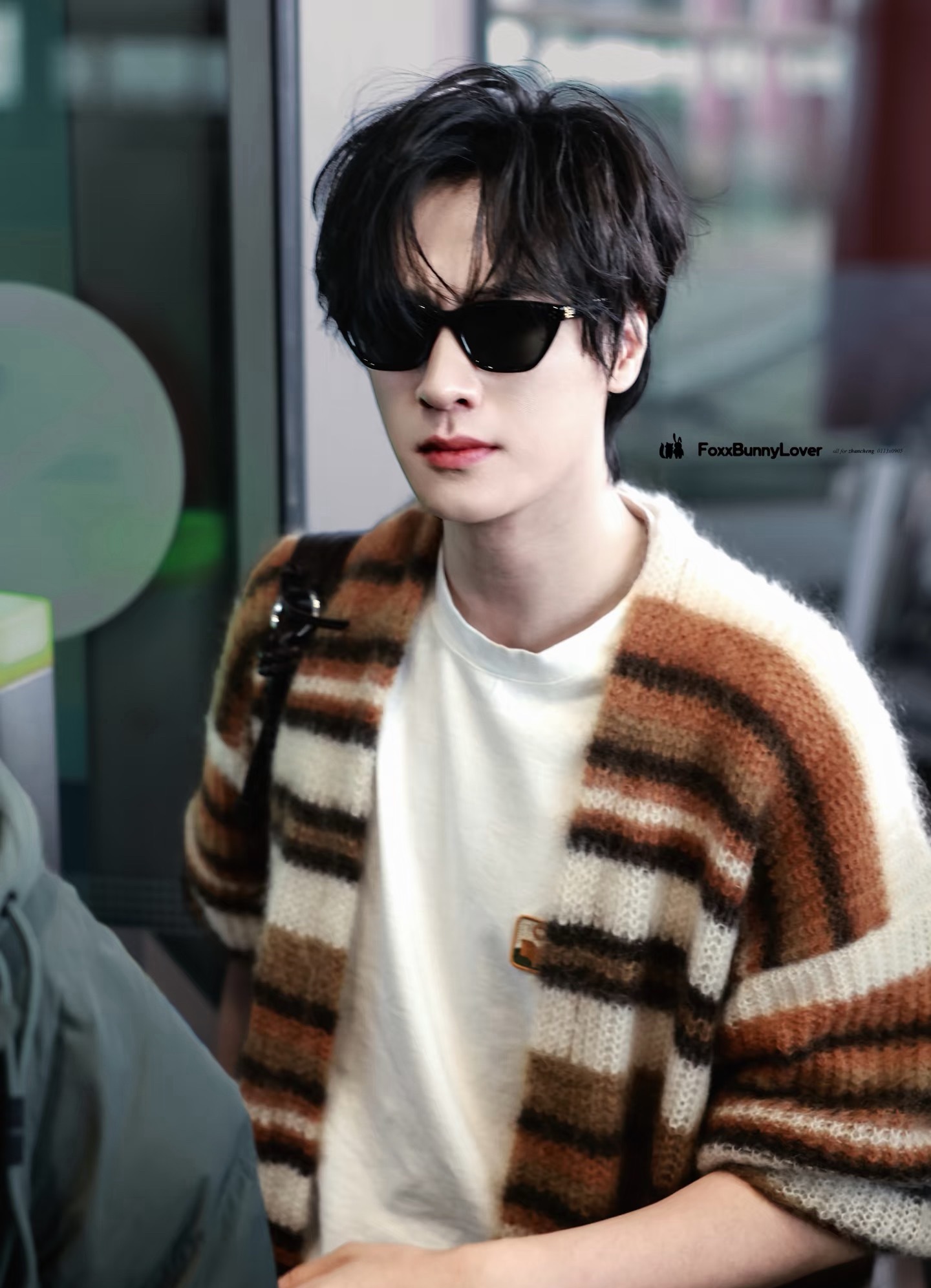 展轩出发巴黎参加时装周，今天是小熊猫毛茸茸的好可爱～ 