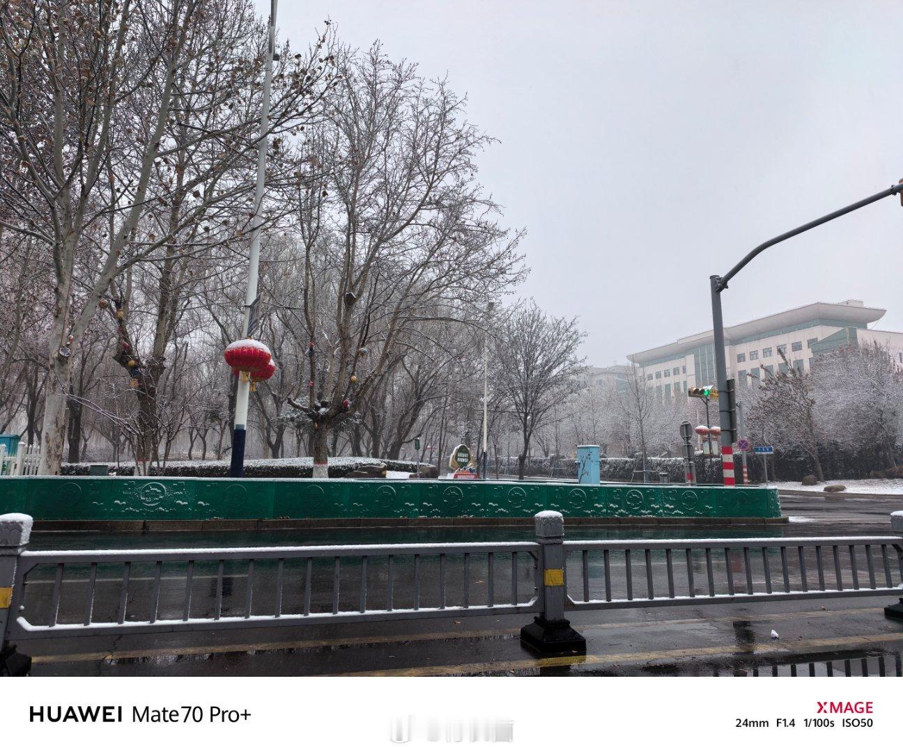 坐标山东，终于迎来了今年的第二场雪。第一场雪太小，没什么感觉，今天算是迎来了一场