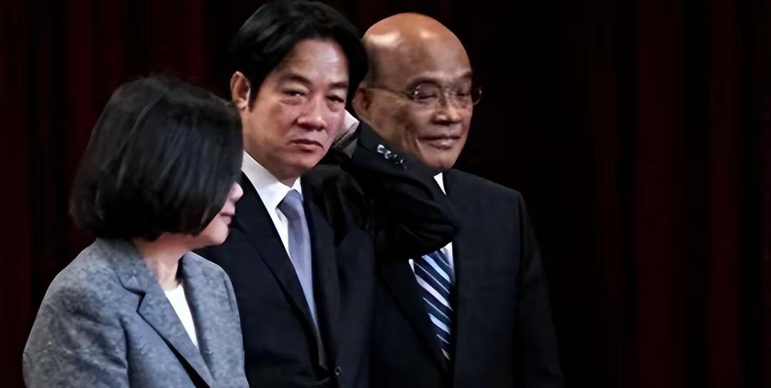 三大"台独”分子两人祖上为汉奸后代，一人更加奇葩，难怪这么喜欢日本！
     