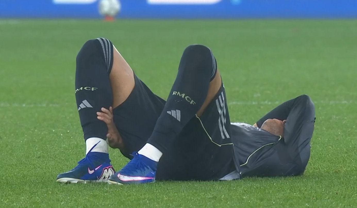 姆巴佩受伤倒地，裁判一直不吹哨欧冠联赛 本菲卡VS皇马 halamadrid