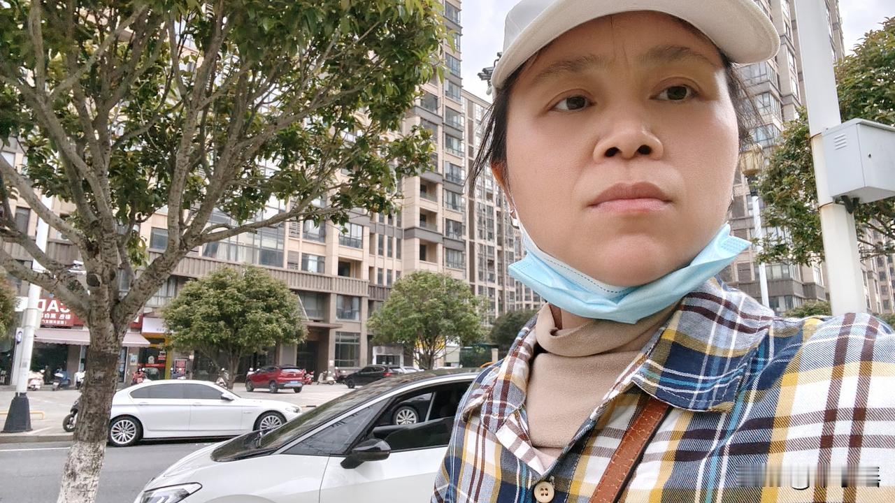 现代人为了名利都炫耀到啥程度了？为啥日子越好反而过得不开心。告诉大家一个扎心的真