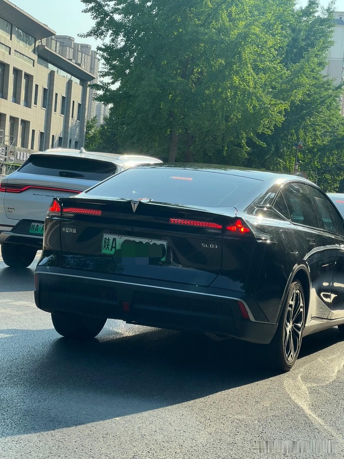 这车标猛地一看还以为是特斯拉呢[捂脸]