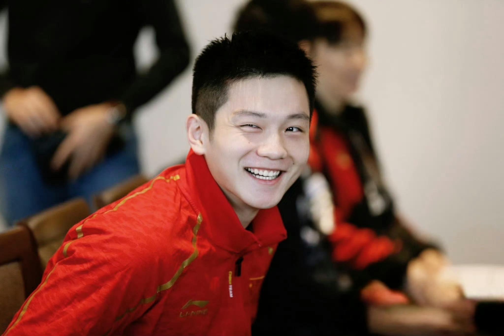樊振东 💙樊振东是首位超级金满贯得主 就算是星河流转，也不及你眼中波澜