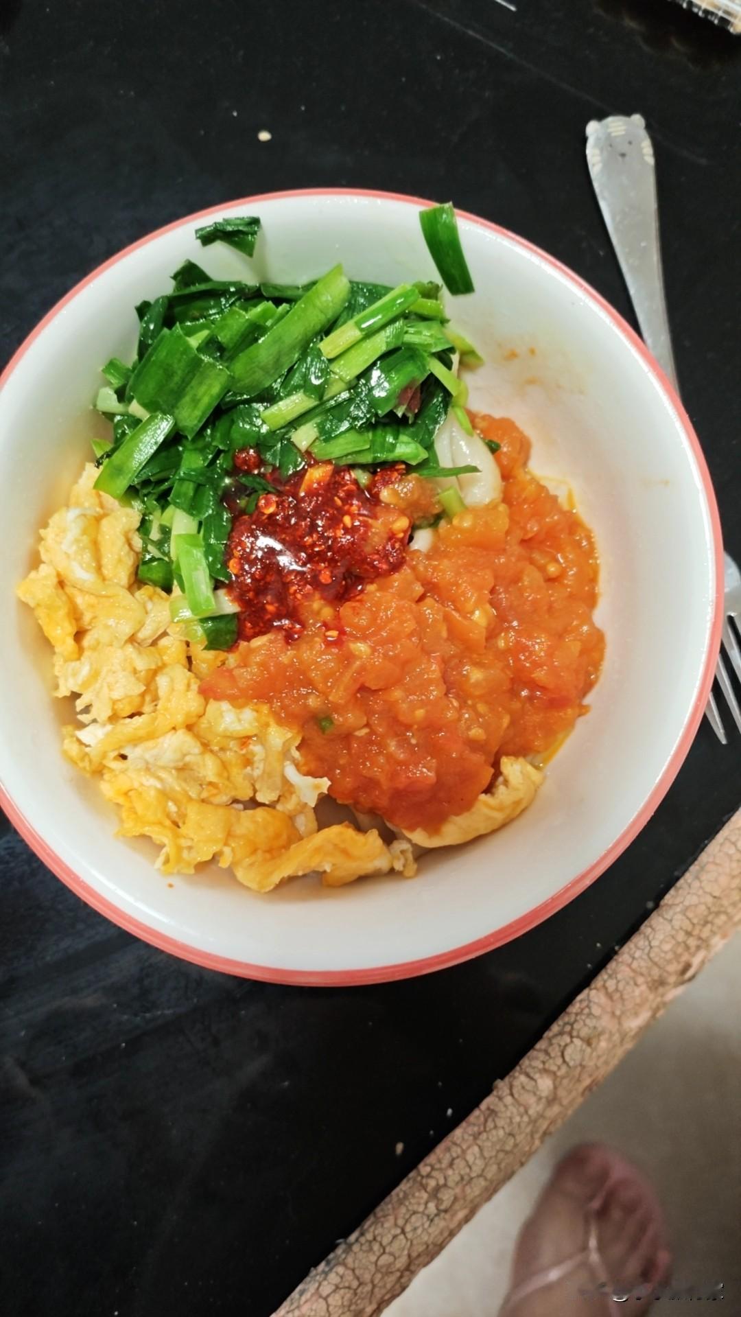 罗永浩，一个靠狂啃单词进新东方的人，入职新东方当员工，短短时间离职，开始漫天叫骂