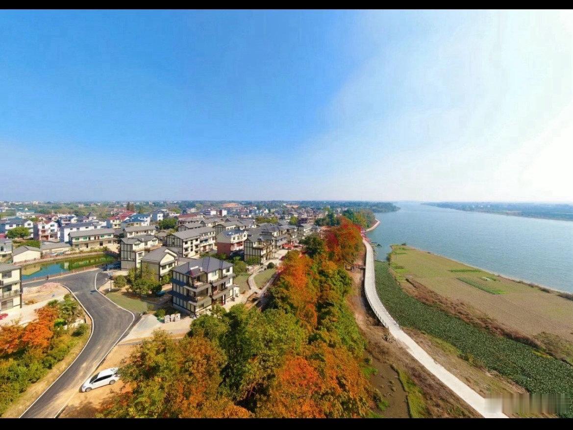 一条沿江路让衢州乡村变身热门打卡点衢江借鉴先进经验改造乡村，盘活闲置资源培育特色