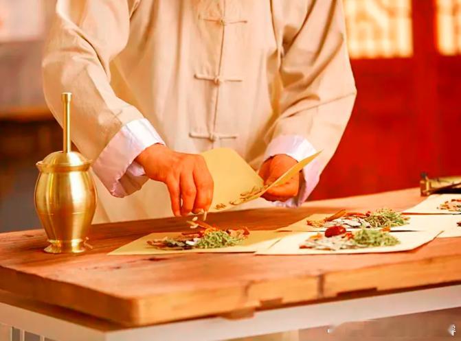 【中医药在癌症治疗中的作用】 近年来，随着对癌症研究的不断深入，关于癌症治疗的认