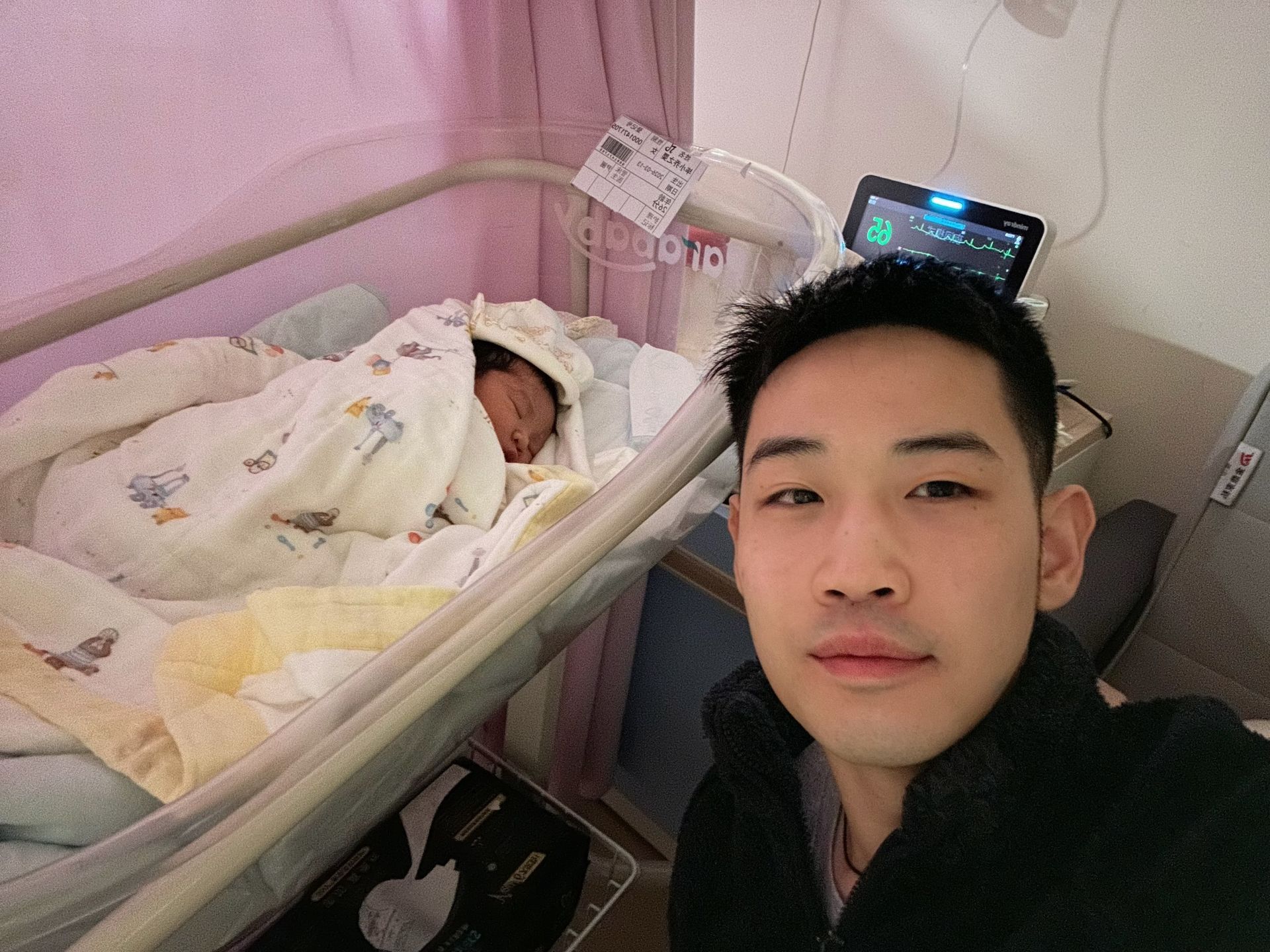 孙飞翔当奶爸了👶 