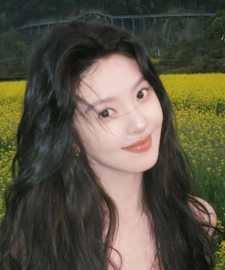 章若楠回应护照丢了章若楠回应护照丢了，网友捡到了章若楠的护照紧急寻找她，还好还好