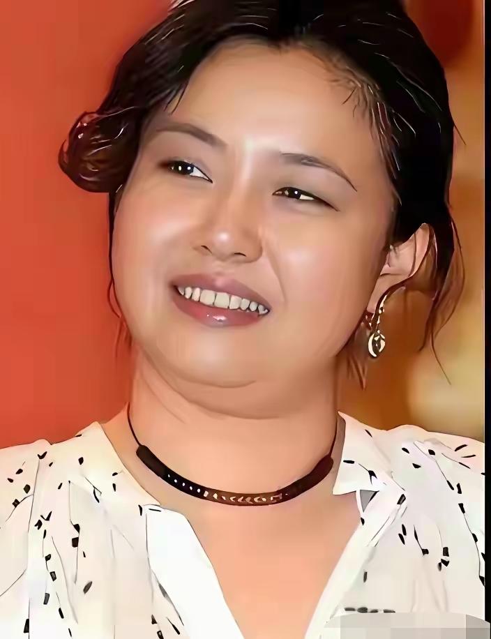 天呐，曾经的女神悄悄发福了🔥
自带一张经典国泰民安脸，圆润之后反倒多了几分温婉
