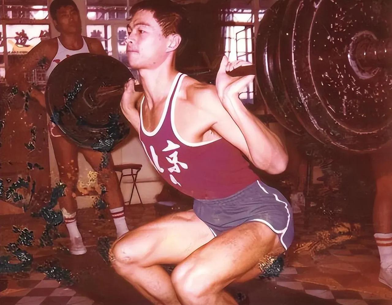 男篮史上单场得分最多的五名运动员

1、张卫平——1978年亚运会，51分，VS