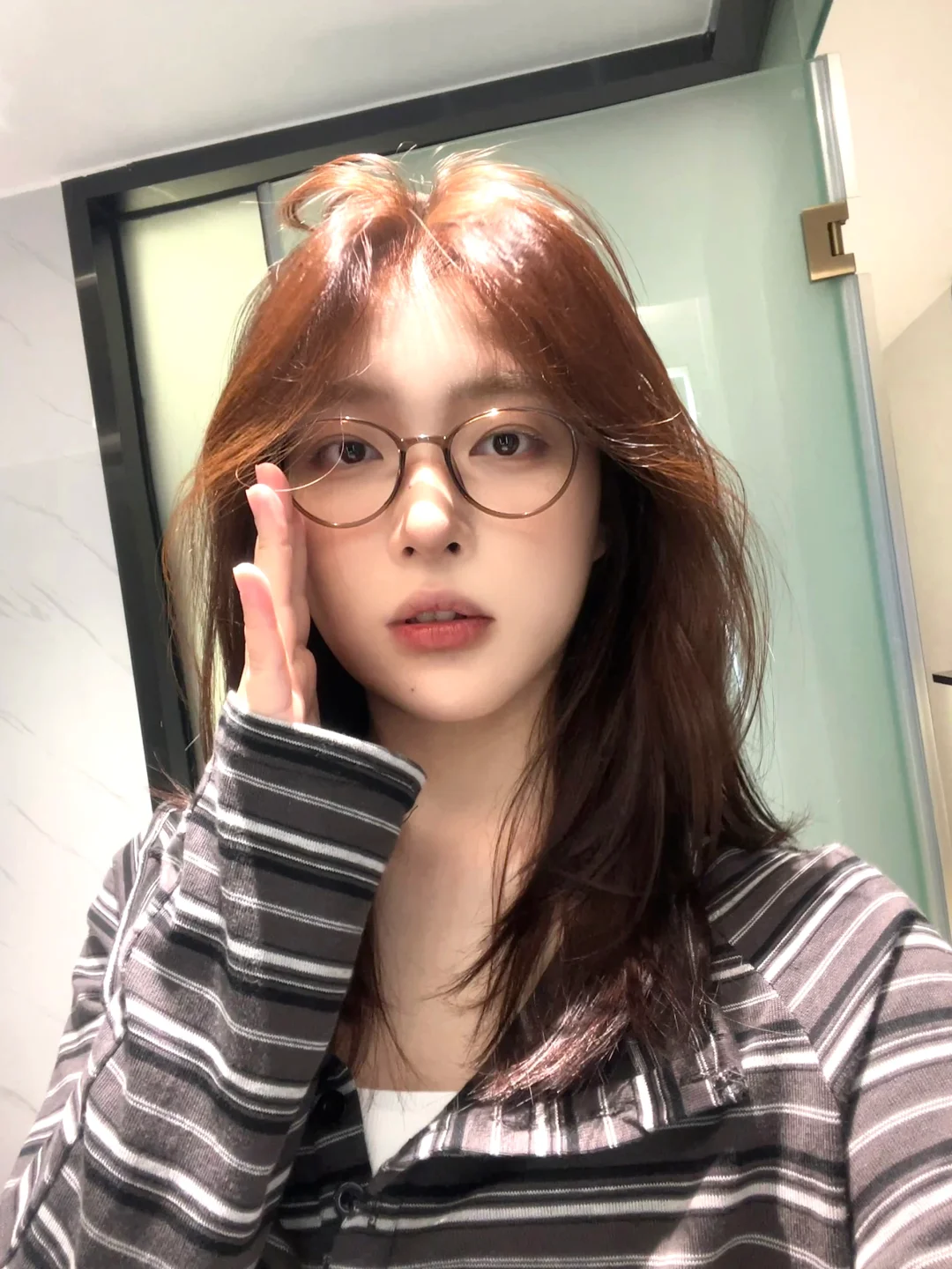 戴眼镜的女孩