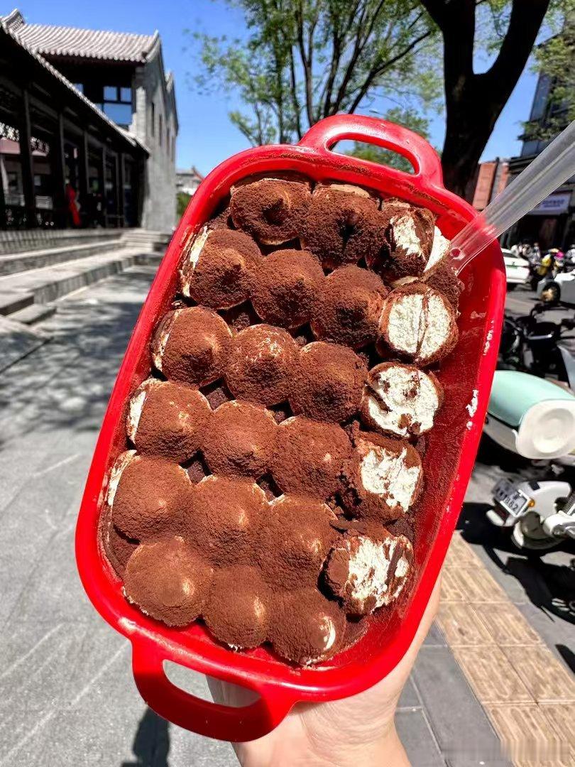李佳琦误食过期面包火出圈李佳琦带火面包品牌回应暂时下架 李佳琦直播名场面意外出圈