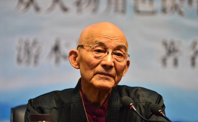 活佛济公vs游本昌：
疯癫背后，藏着大智慧！

谁说济公只是个
“酒肉穿肠过”的