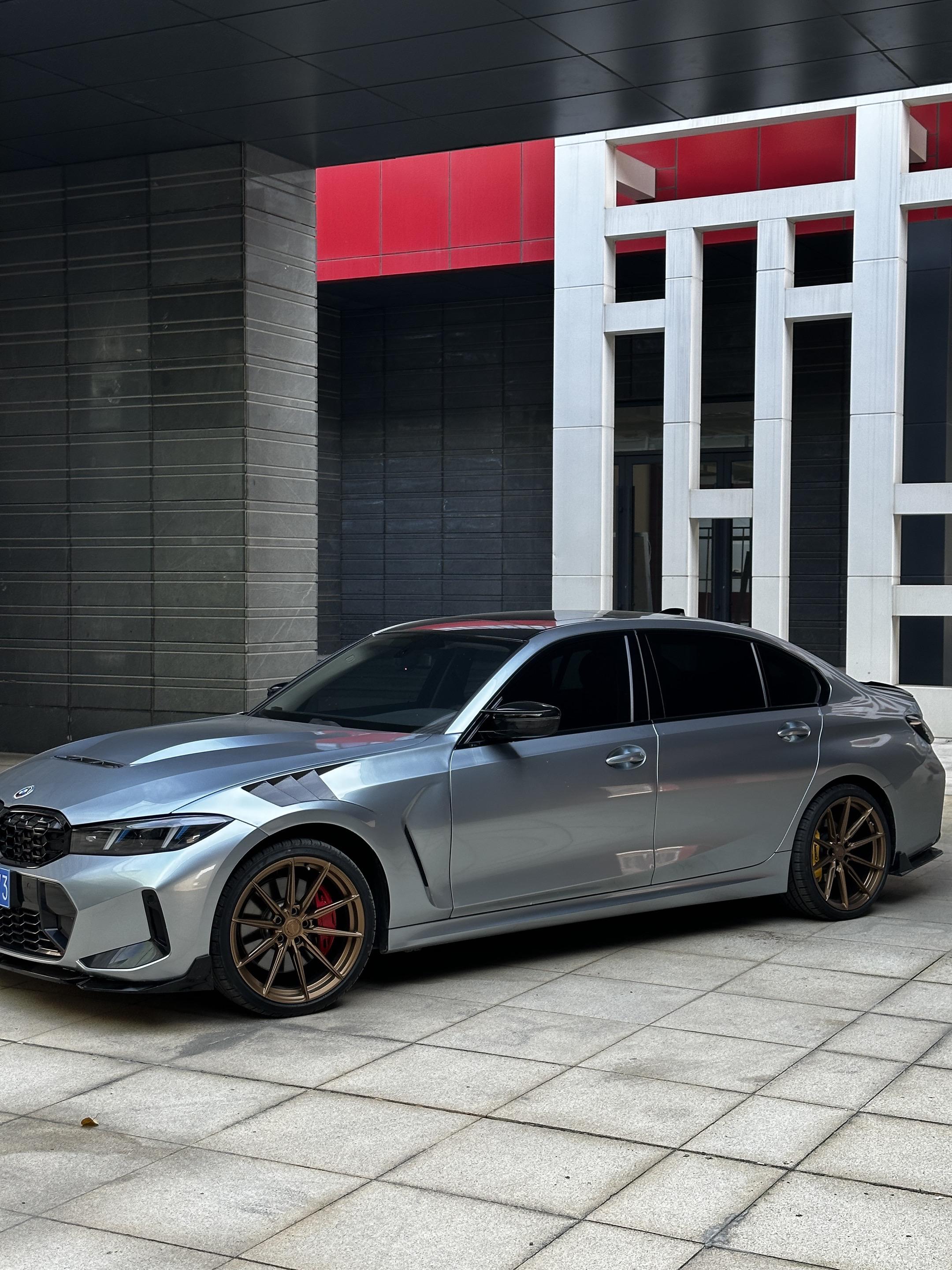 开宝马 嚼槟榔 漂移 帅飞丈母娘。