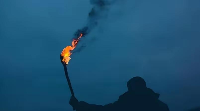 伊朗圣火令开始发挥效力？
 
伊朗圣火令开始发挥效力？
 
这哪是江湖传说，这是