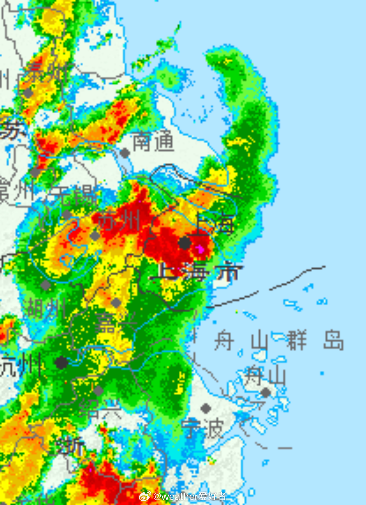 上海暴雨【上海今天的强降雨很极端 强回波滞留中】从午后以来，上海的极端暴雨从杨浦