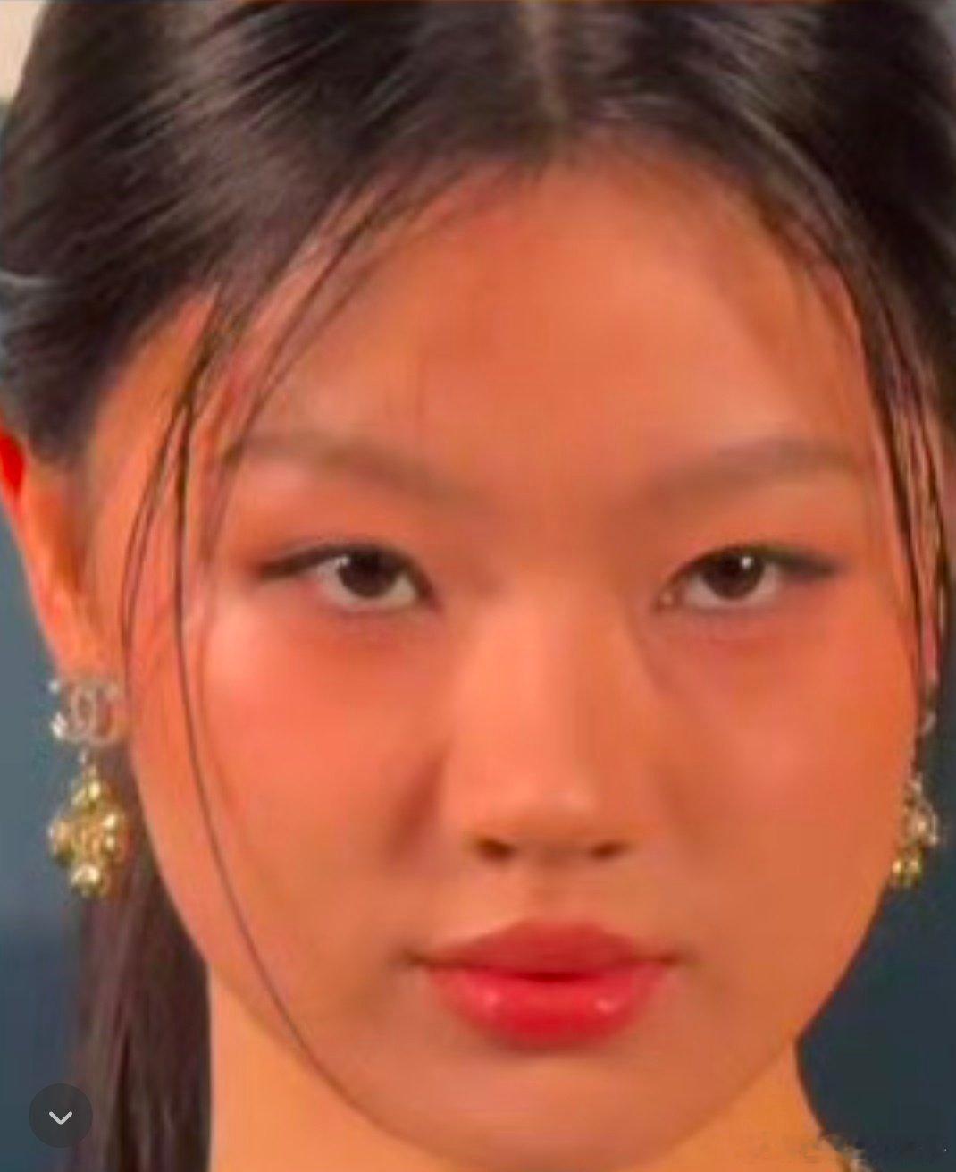 香奈儿大秀 死亡打光 ，你是把我单姐拍成啥样了？[怒][怒] 