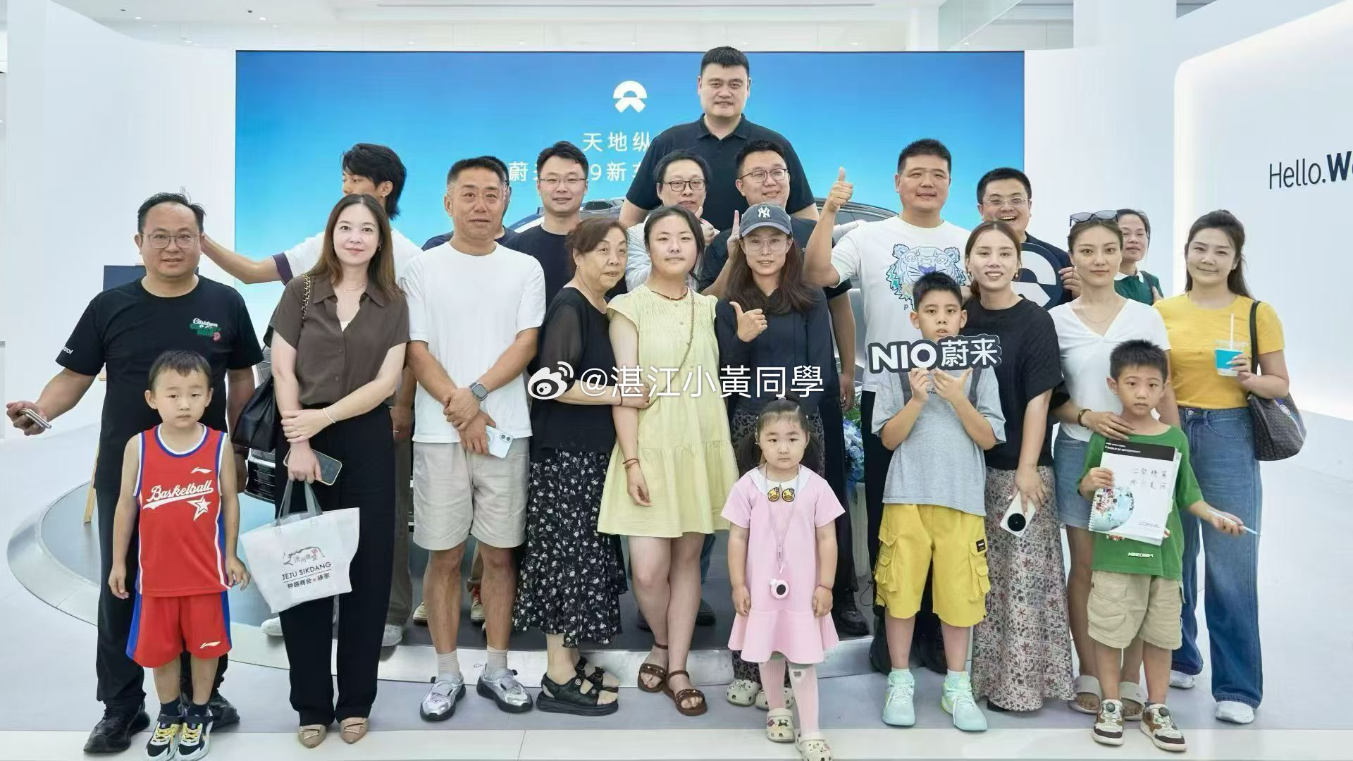 姚明提蔚来ES9 蔚来ES9首席体验官姚明正式提车成为ES9车主！高低都整一台大