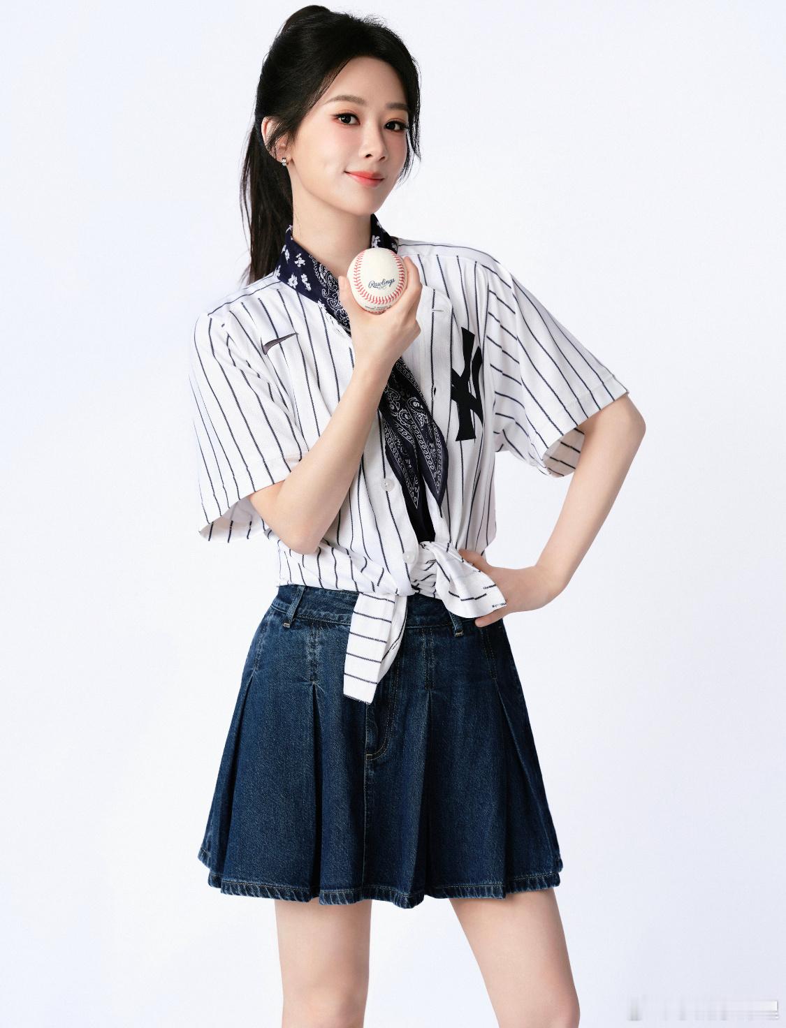 杨紫活力满满享受mlb～ 