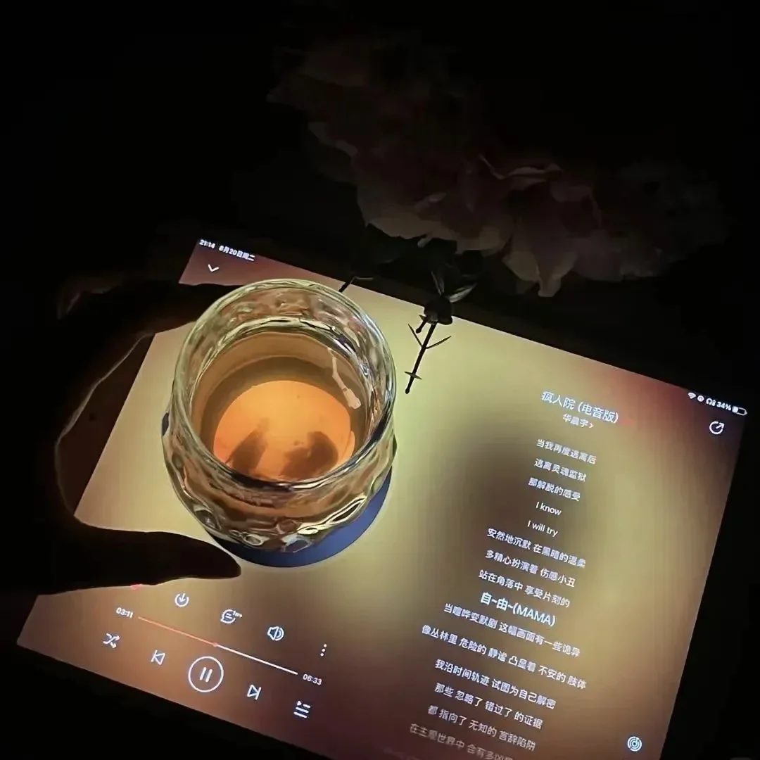 有房的不嫁，有担当的不嫁，非要嫁一个，自己觉得是爱情的，一手好牌打的稀...