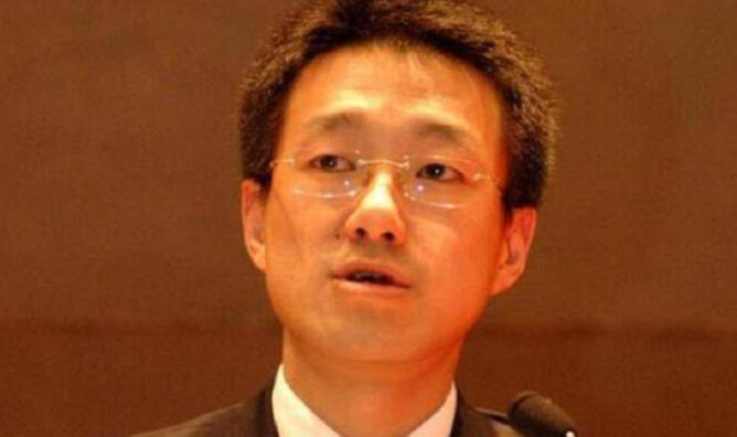 2007年，马云一脚把刚给阿里狂赚两千亿的孙彤宇踢出了淘宝。马云还很得意，想着总