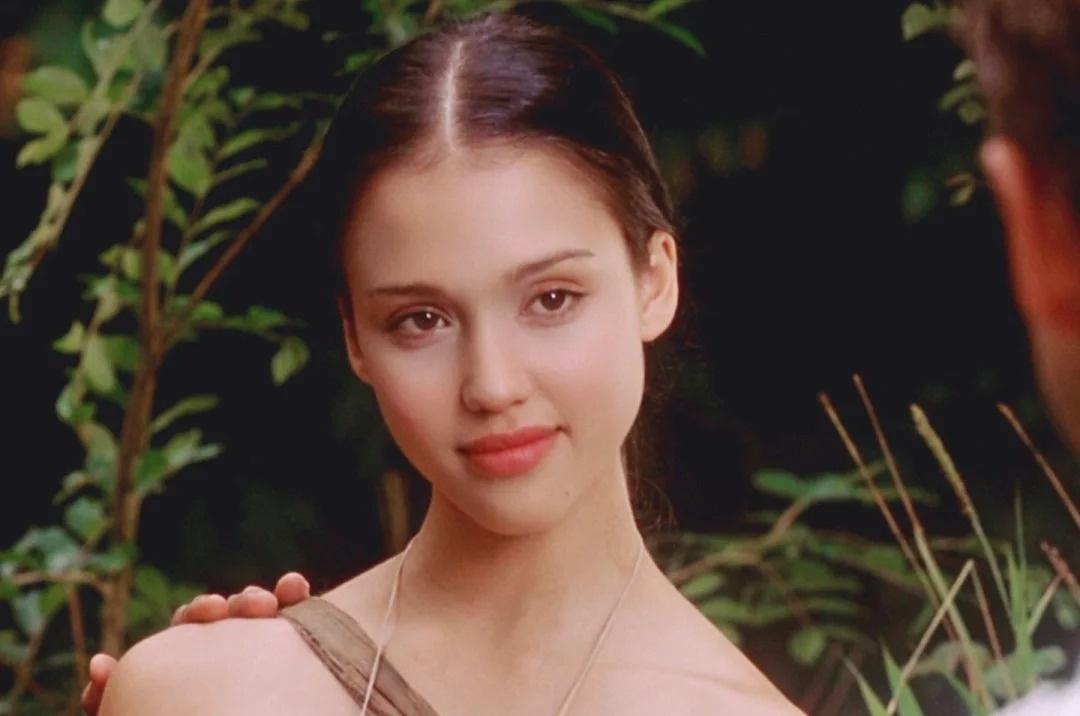 真有被她美到！！
她简直就是现实版的小美人鱼啊
部落少女与年轻军官 真得很带感！