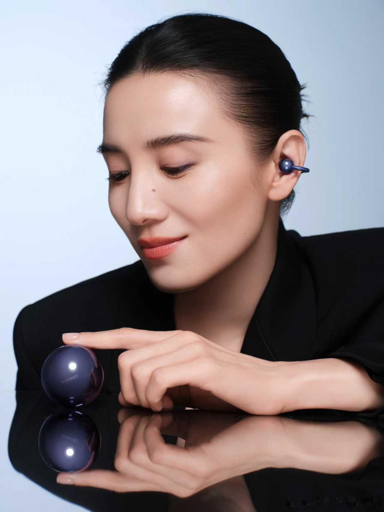 为什么现在这么流行耳夹式耳机 现在在路上看到耳夹式耳机越来越多，主要还是佩戴舒服