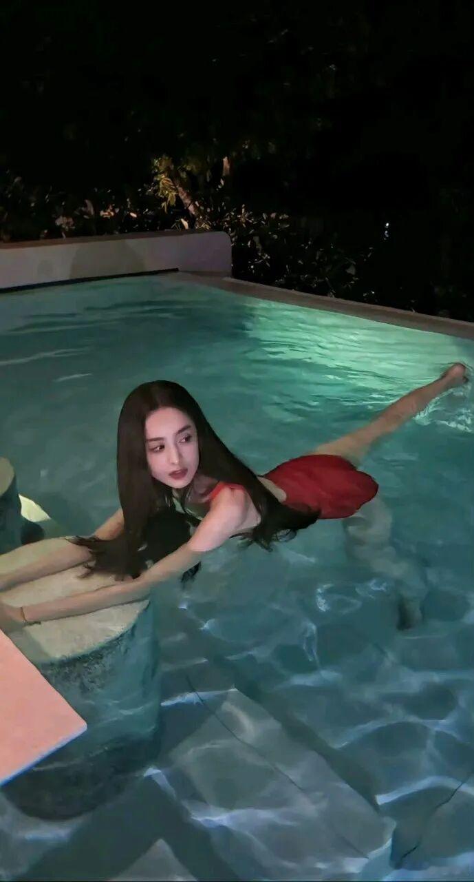 娜扎 泳池美照写真 