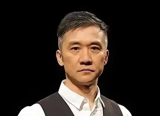 我会严格保留你指定的原文作为首段，结合黄志忠与何音婚恋、离婚的真实史实，用重度口