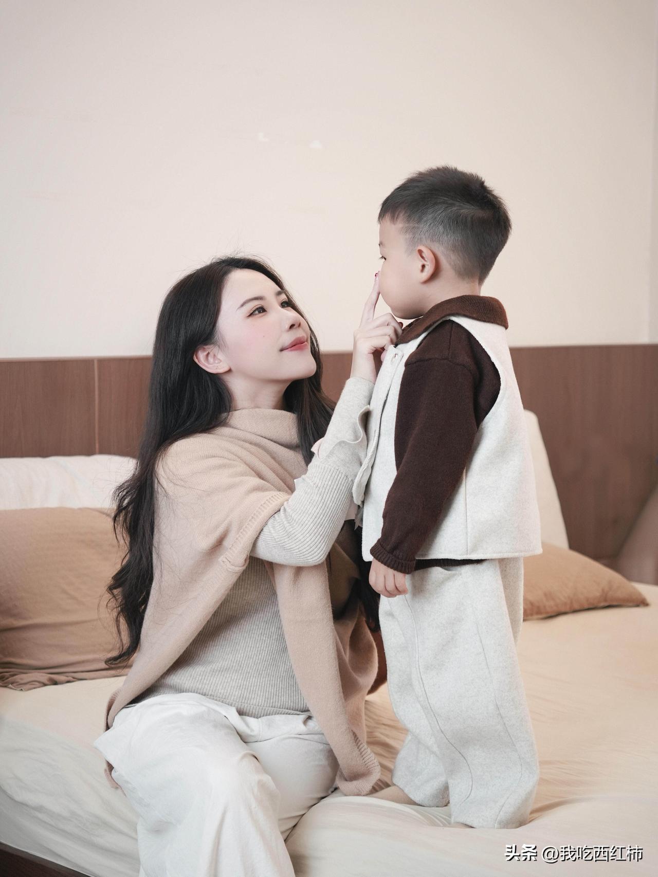 无人帮衬的妈妈，是稳定不了情绪的
以前总听人说，当妈的要情绪稳定
孩子才会安全感