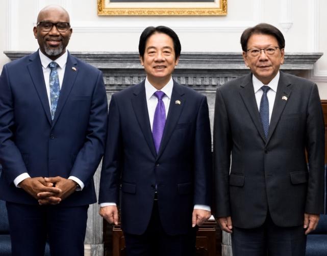 白忙活，不搭理台湾

5月28日，赖清德兴冲冲地给圣文森特和格林纳丁斯的新任驻台