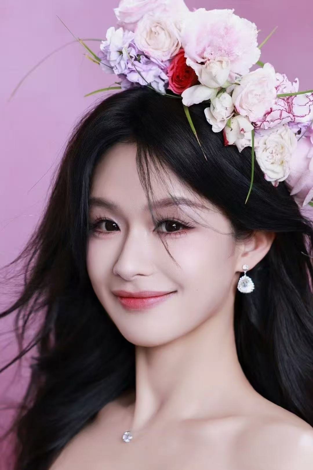 余茵来无限超越班打破竖屏限定无限超越班 不愿被风格限定，那就主动跳出舒适区！余茵